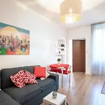 Only 10 Min To Duomo, Free Private Parking Easy Living Lejlighed