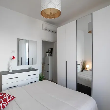 Only 10 Min To Duomo, Free Private Parking Easy Living Lejlighed